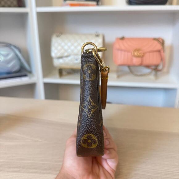 Louis Vuitton Monogram Pochette Accessories - Picture 4 of 13